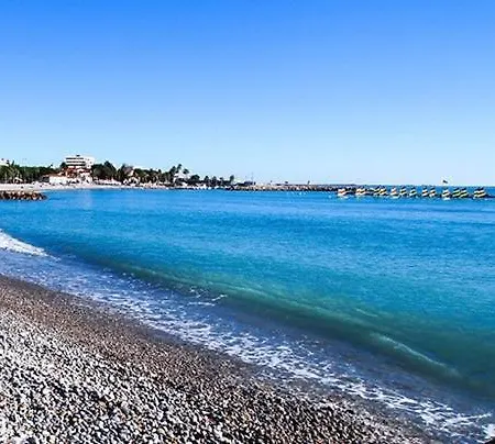 Superbe Au Bord De Plage Cros De *